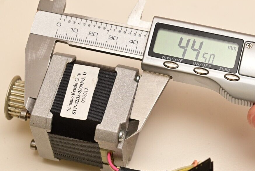 Shinano Kenshi STP-42D3-2000.D NEMA 17 4-Wire Stepper Motor w/ Toothed Pulley