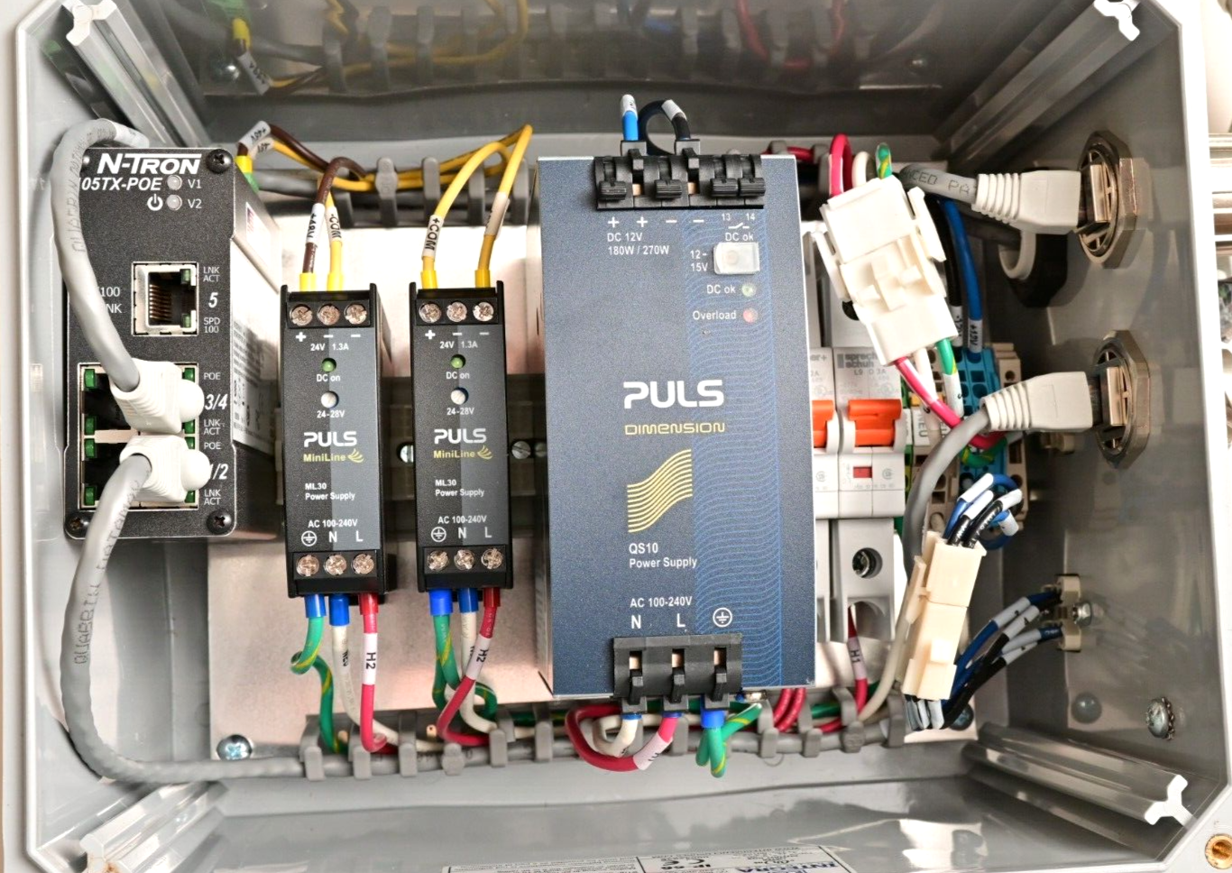 12VDC 180W & 48VDC/PoE 60W Supply Weatherproof Enclosure PULS N-TRON 105TX-POE