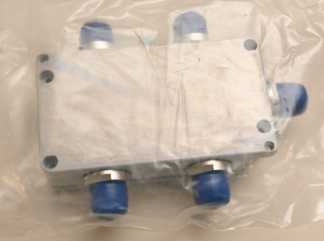 HUBER+SUHNER 9070.17.0008 5x N-Female Metal RF Enclosure 115mmx64mm Weatherproof