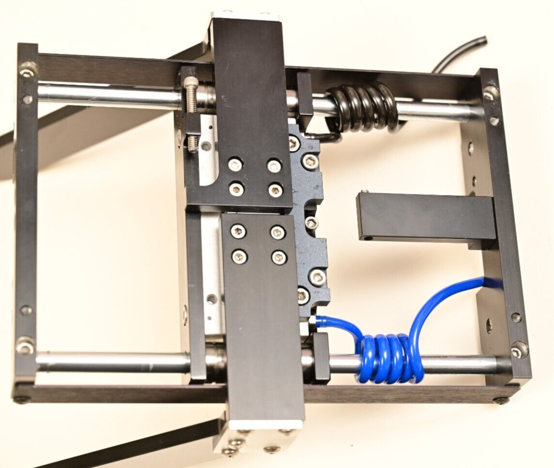2-Axis Microplate Gripper Assembly 2-Way Air Cylinder Linear Bearings PE Janus