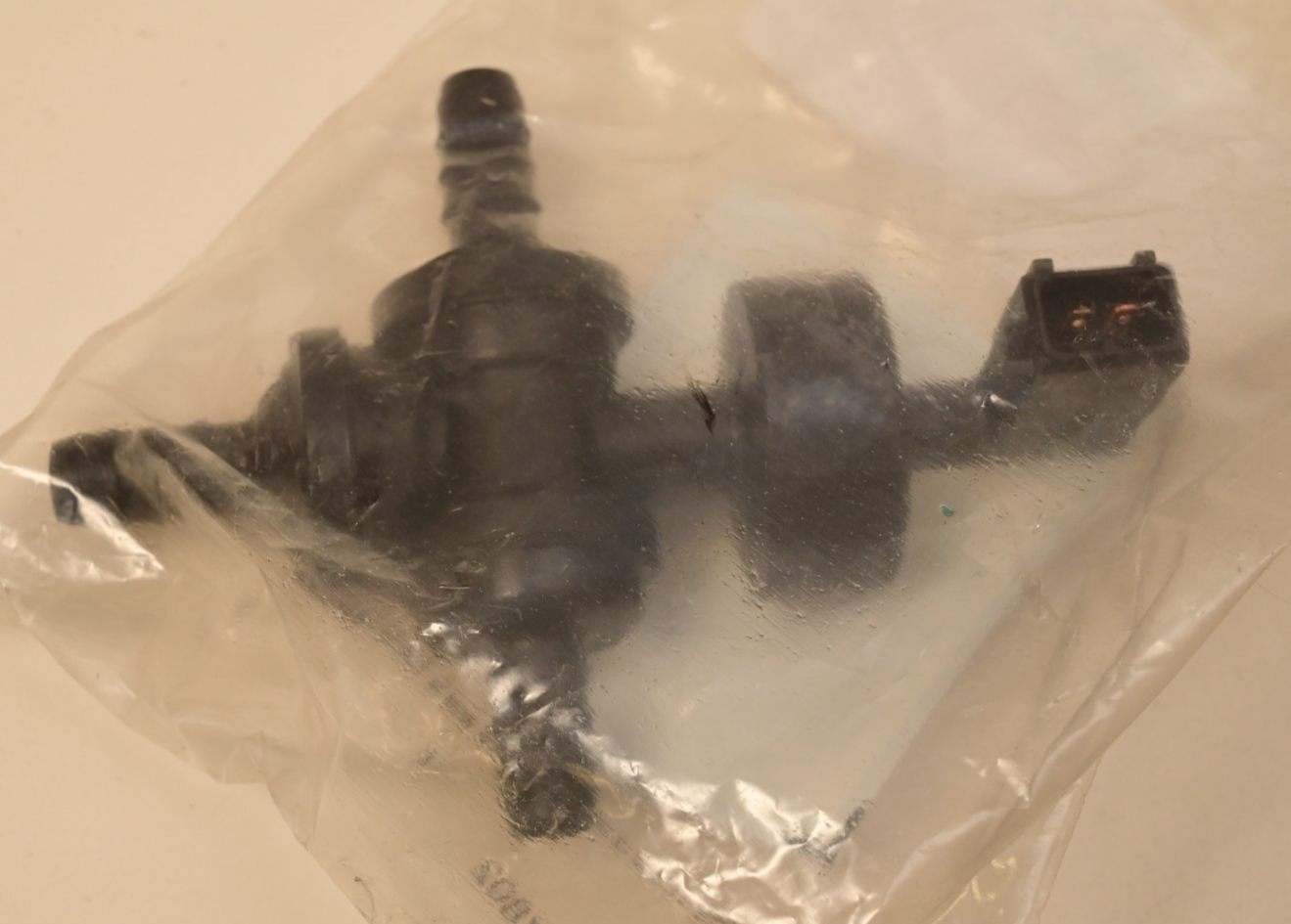 Volvo 31400692 Brake Booster Vacuum Switch Genuine NOS S80 S60 V70 XC70