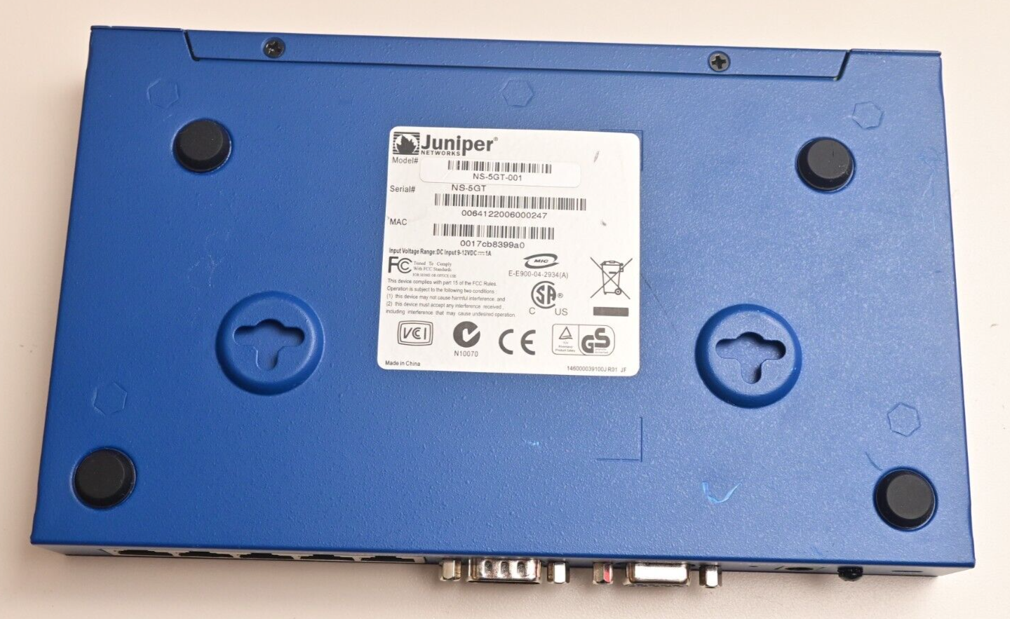 Lot of 5 IT Items Juniper NS-5GT D-Link DES-1105 IOGear Trendnet KVMs TRULink