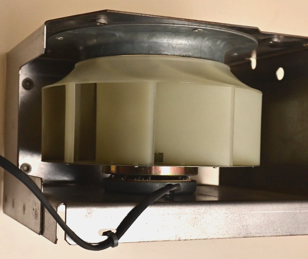 HP 70004A Fan Assembly w/ Enclosure & Grill ebm Germany R2G133 24VDC 2.6W