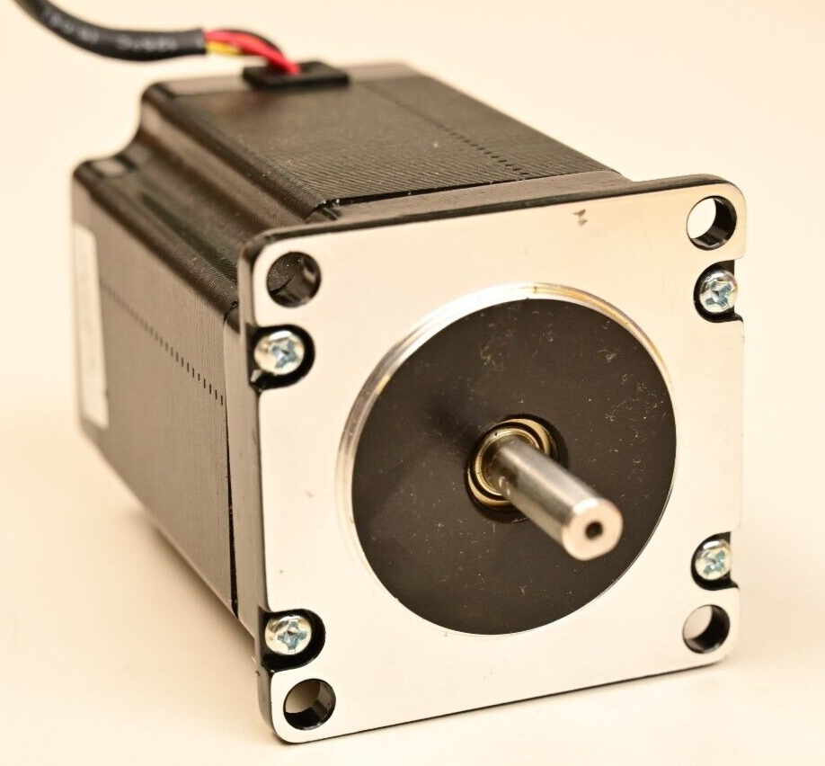 Lin Engineering NEMA 23 Hybrid Step Motor 5718L-01P-25R0 2.8A 1/4" Shaft