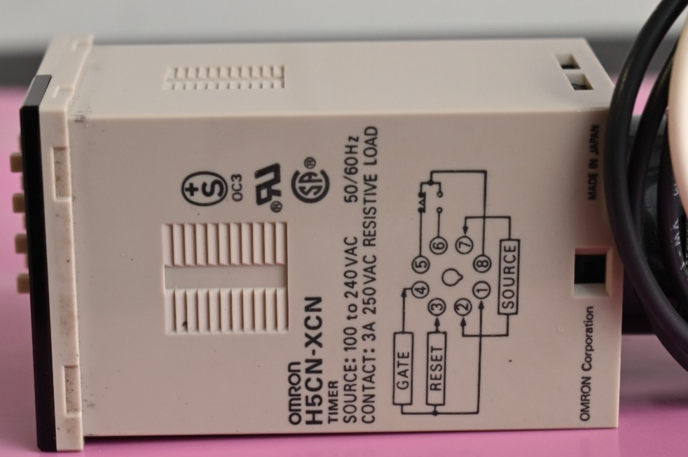 OMRON H5CN-XCN Timer w/ Wired Relay Base & Retainer Clip 100-240VAC