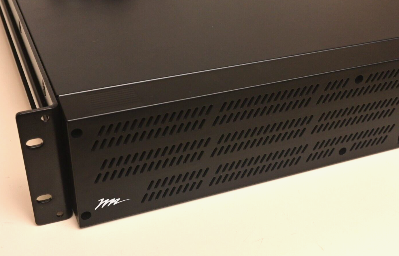 Middle Atlantic UPS-1000R-IP 1000VA UPS IP Connected External 48V Input