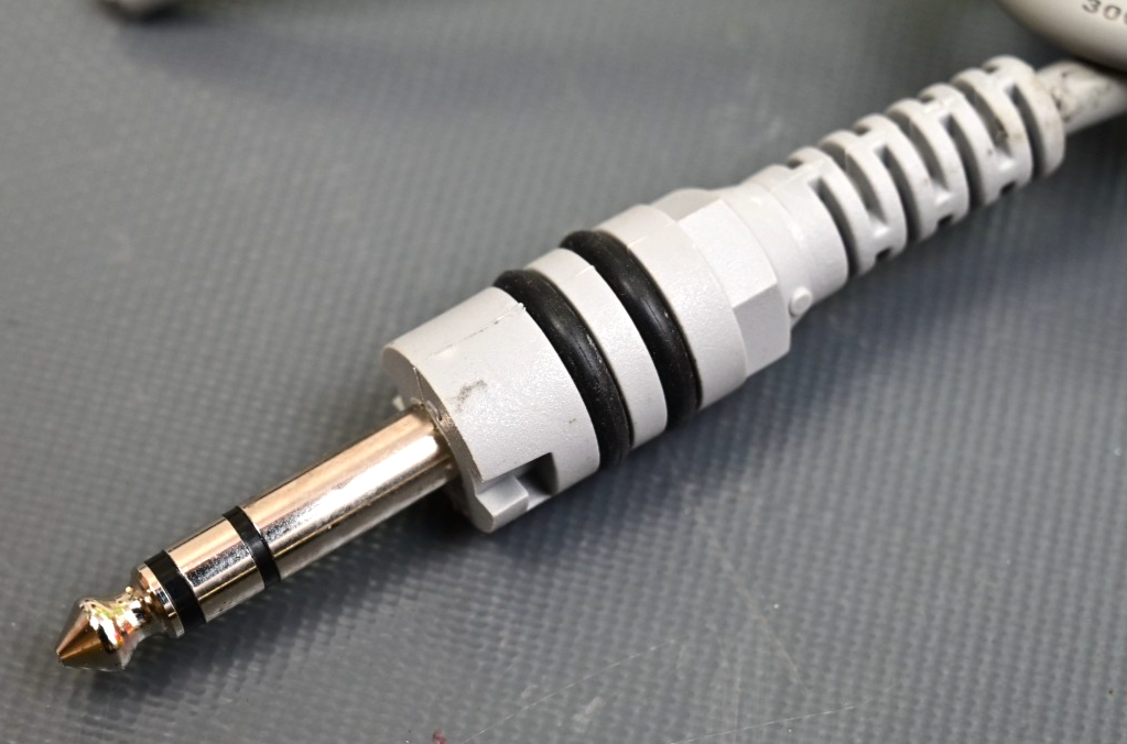 SKF/Ewellix/Magnetic 1/4" Linear Column Connector Twist-Lock ~3ft Cable