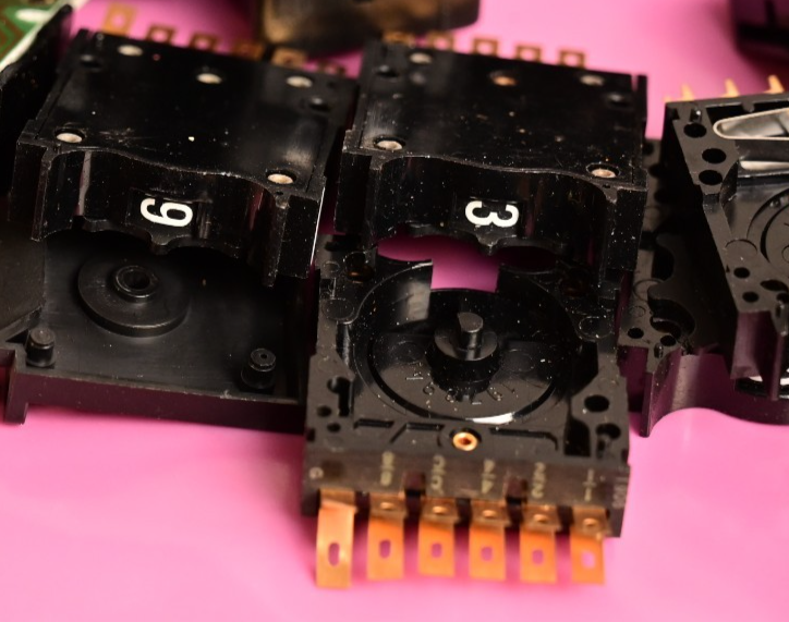 Huge 1.2 lb Lot of Vintage Rotary Thumbwheel Switches Unimax C&K BCD 1980s ICs
