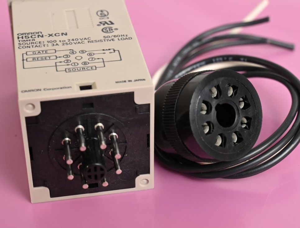 OMRON H5CN-XCN Timer w/ Wired Relay Base & Retainer Clip 100-240VAC
