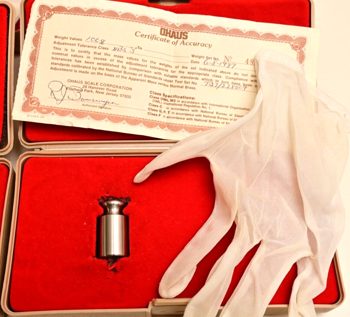 Lot of 4 Ohaus 100g Calibration Weight w/ Cases Gloves/Certificates