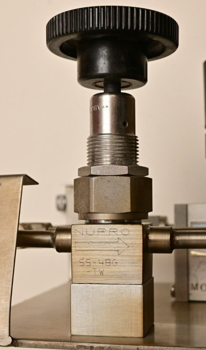 Mass Spec Vacuum Roughing Sample Volume Cryo Leak Assembly & Heater MDC Nupro SS