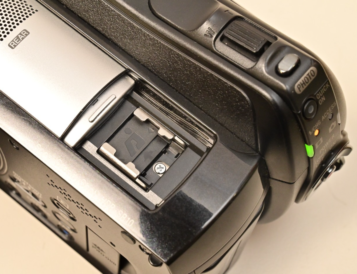 Sony Handycam HDR-SR10 Camcorder 40GB Hard Disk 4.0MP 1080i HD 15X Zoom Chinese