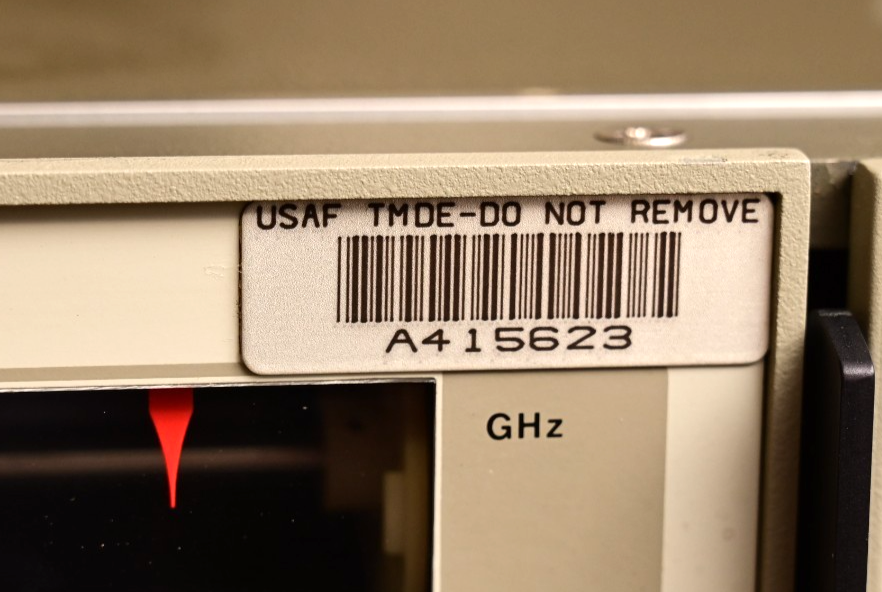 HP 8620C Sweep Oscillator w/ 86245A-H28 RF Plug-In 5.9-8.0GHz USAF Surplus