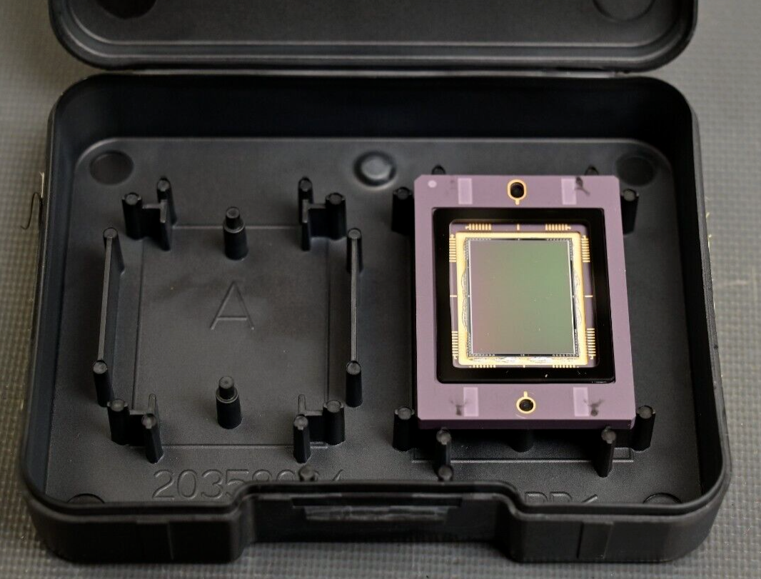 Kodak/OnSemi 4/3" Monochrome CCD KAI-08050-ABA-JD-BA 8MP 5.5um Gold Ceramic