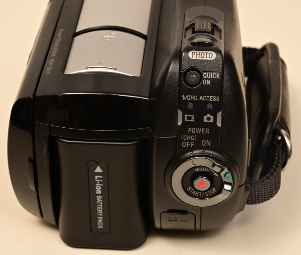 Sony Handycam HDR-SR10 Camcorder 40GB Hard Disk 4.0MP 1080i HD 15X Zoom Chinese