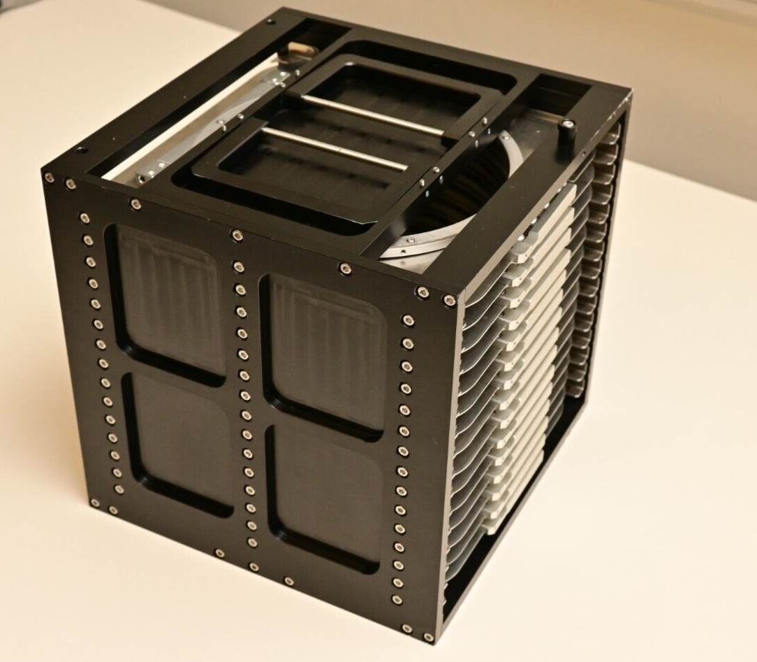 Semiconductor 15-Tray Wafer Cassette 150mm/6" Magazine for Robotic Inspection