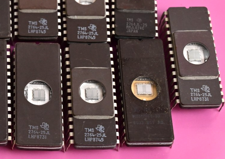 Lot of 17 Vintage Ceramic UV EPROM ICs Gold/Silver Scrap Fuji TI 2764 138g Total