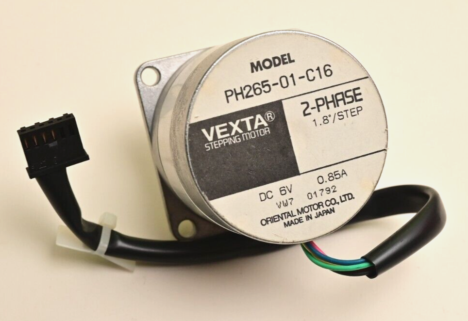 Oriental Motor VEXTA 2-Phase Stepper PH265-01-C16 1.8deg 6V 0.85A V-Cut Shaft