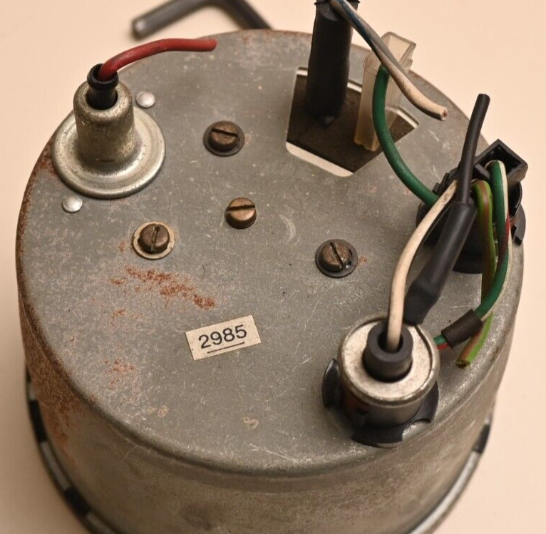 Jaguar XJ6 Tachometer Smiths dated 1985 5500 RPM V6 w/ Lamps