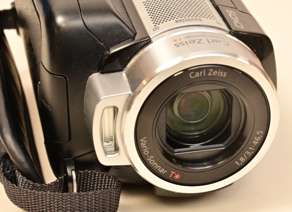 Sony Handycam HDR-SR10 Camcorder 40GB Hard Disk 4.0MP 1080i HD 15X Zoom Chinese