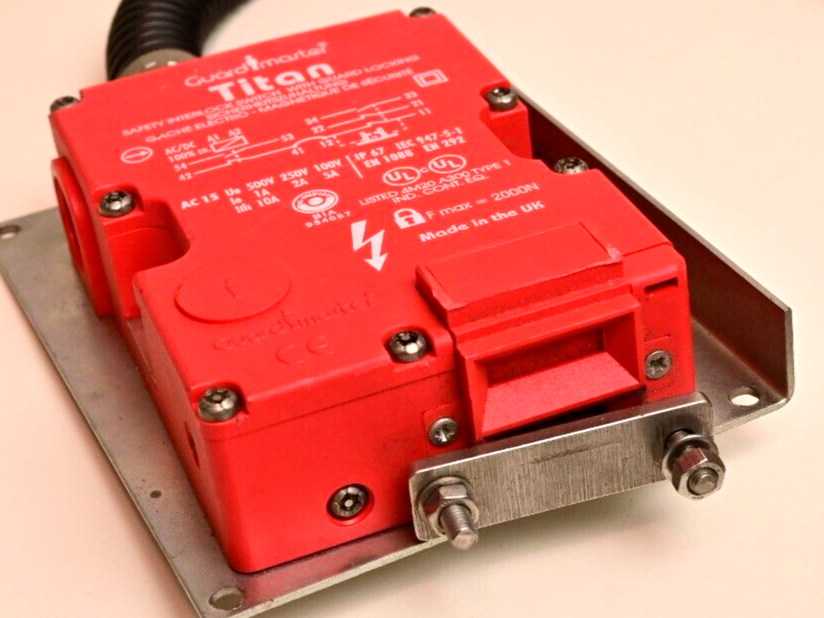 Guardmaster Titan Safety Interlock Switch Mechanical Locking AC 15 100-500V IP67