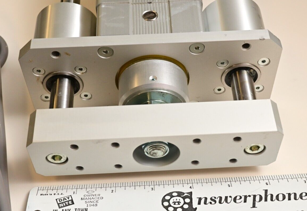 IAI Robo Cylinder Linear Actuator w/ Controller Wafer Fab Robot Elevator/Z-Axis