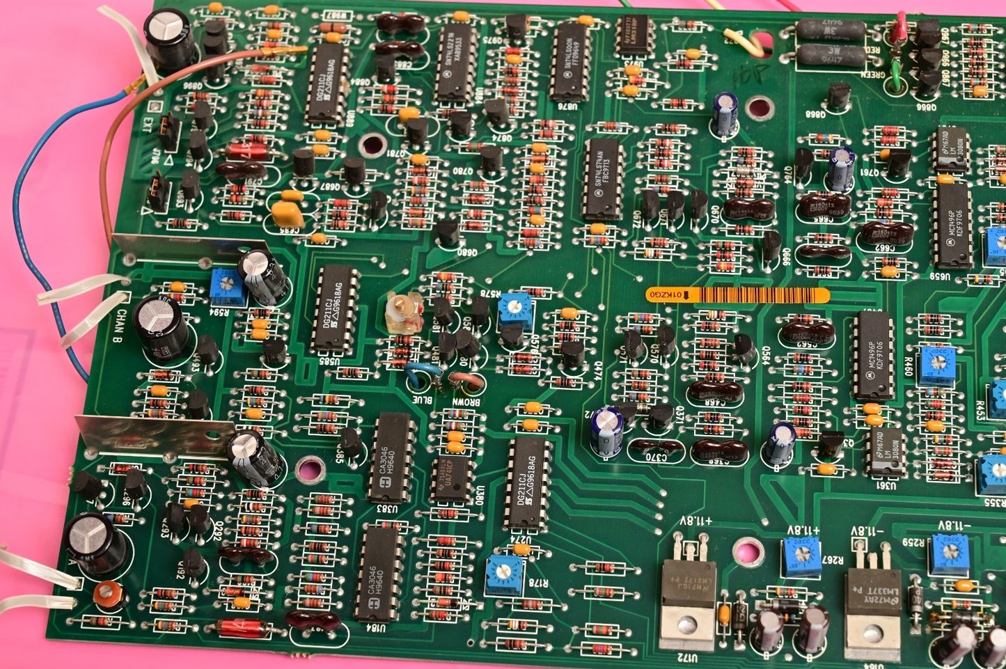 Tektronix 1720 Vectorscope Analog/Digital PC Board MAB 8051AH-2 Gold Plated Conn