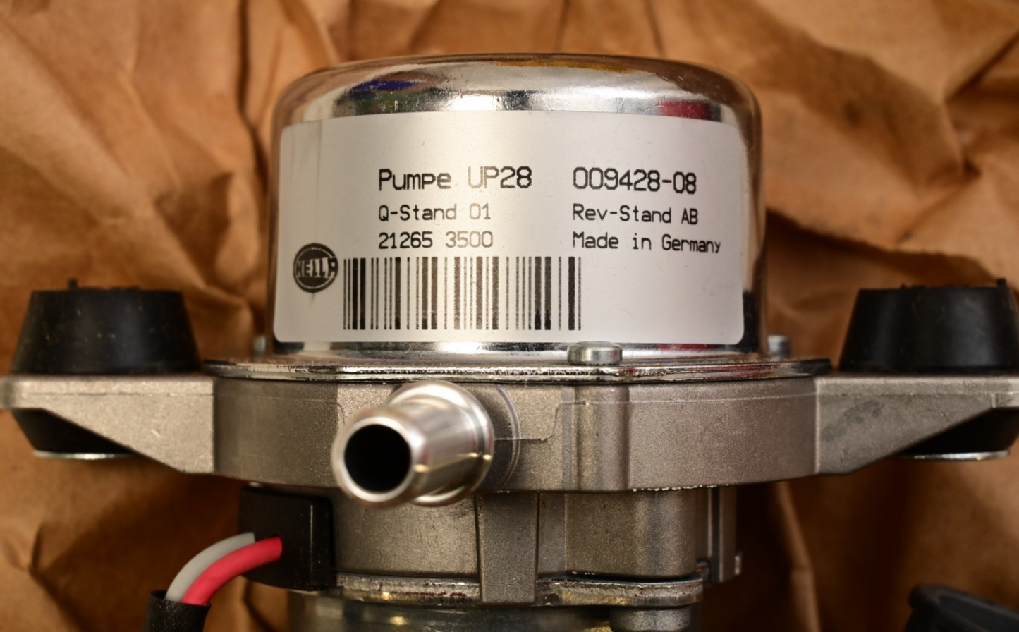 Volvo Vacuum Pump for Brake Booster OEM 31317445 HELLA 9428081 NOS