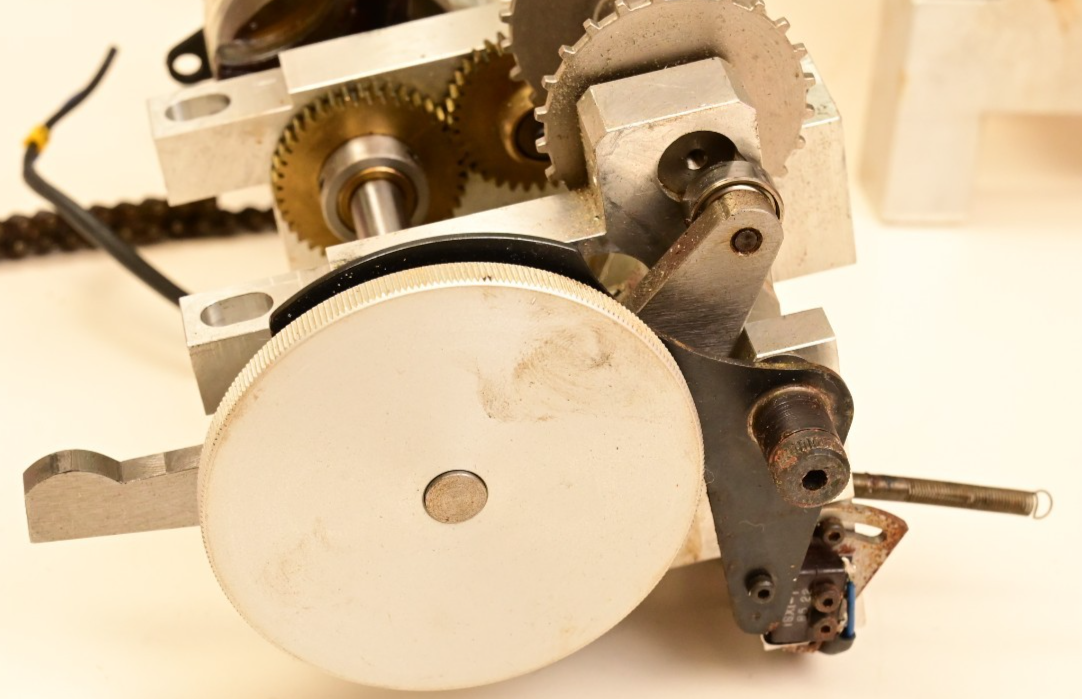 16.5 Lot of Machinery from Commercial Slide Sleever Binder 86 051-04A1 Clutch