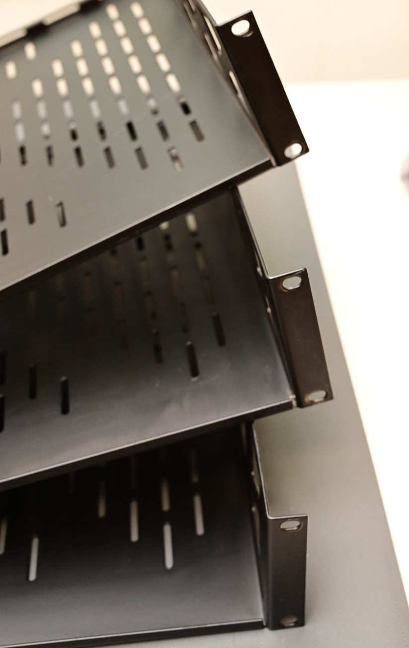Middle Atlantic U2V Vented Universal Rack Shelf - 2-Spaces 2U 15" Depth