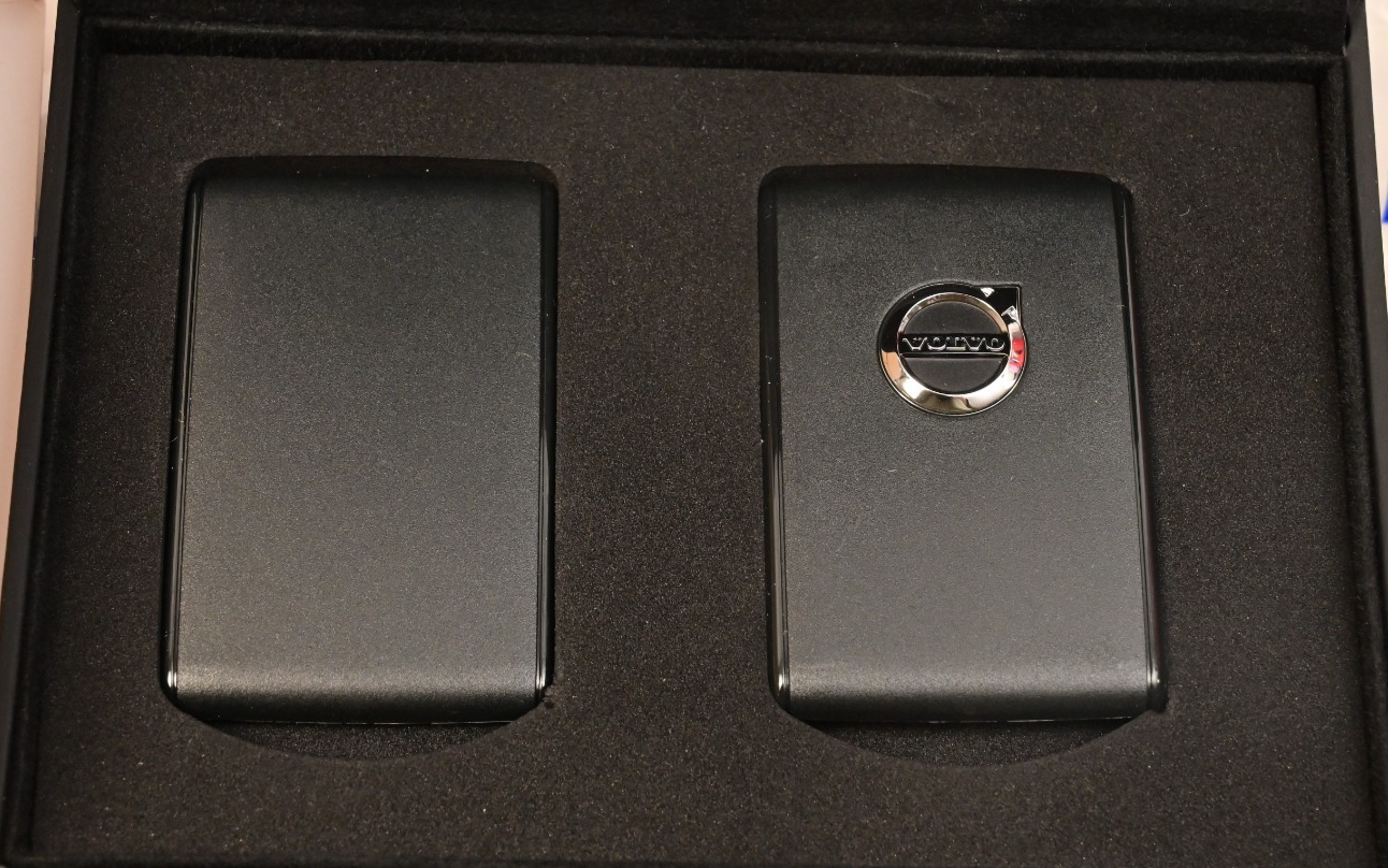 Volvo 31652171 Shell for Remote Keyless in Gift Box NOS Genuine Black XC90 XC60