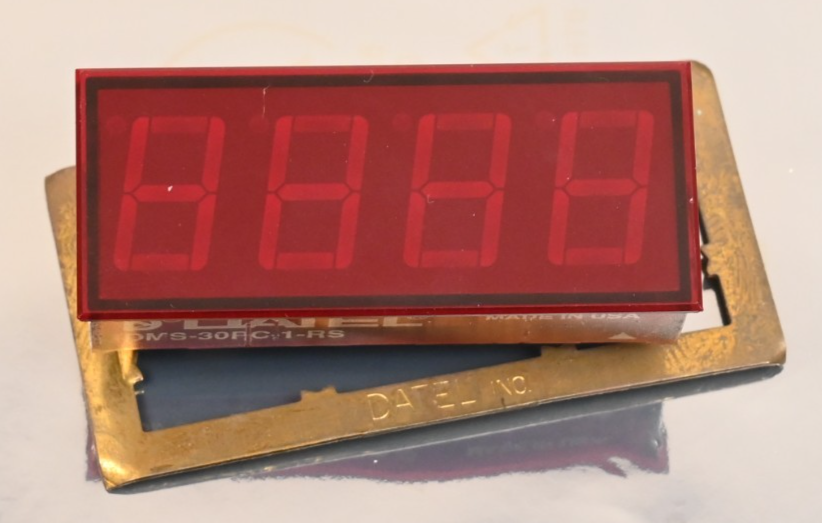 DATEL DMS-30PC-1-RS Vintage Digital Panel Meter w/ Metal Clip 4x7-Segment