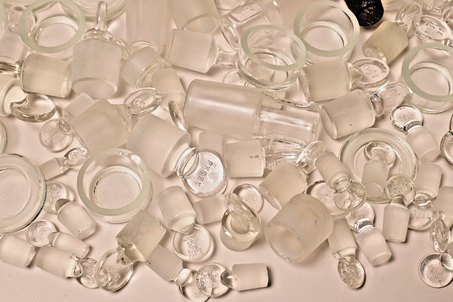 Lot of 138 Lab Glass Stoppers Small Cups Caps Pyrex Penny Head & Misc. ~5.5 lbs