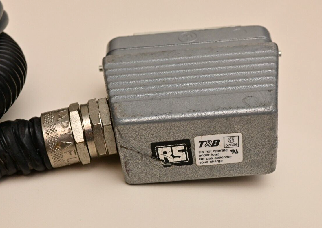 Thomas & Betts Rectangular Connector with Metal Shell 250V 10A 24-Conductor RS