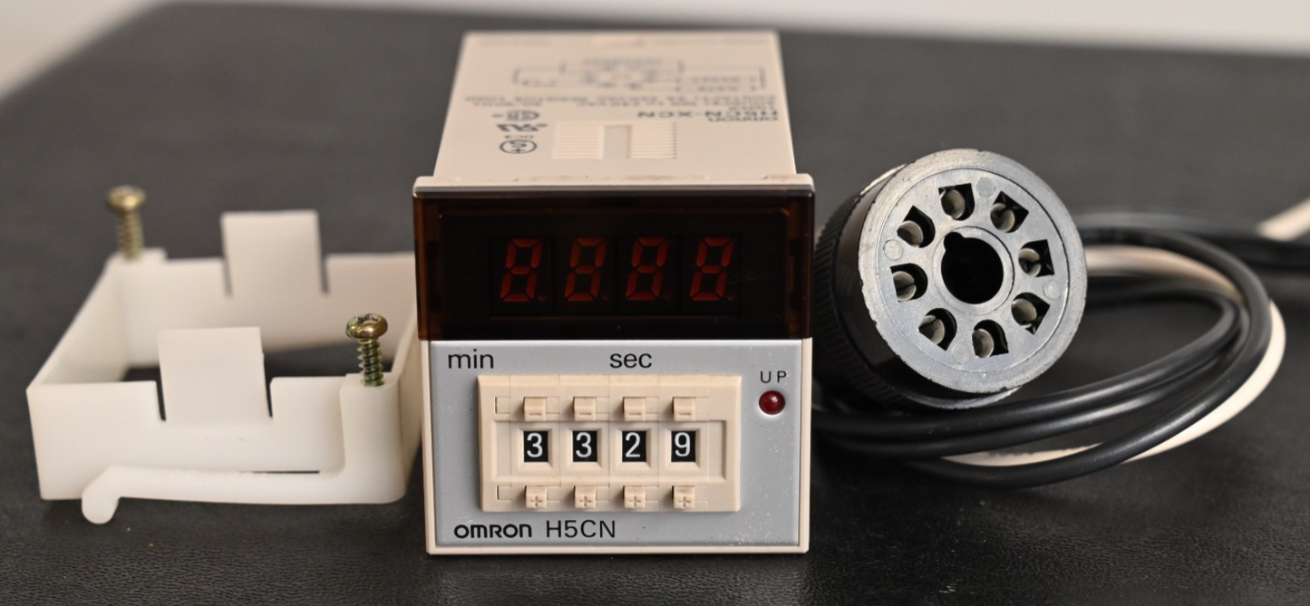 OMRON H5CN-XCN Timer w/ Wired Relay Base & Retainer Clip 100-240VAC