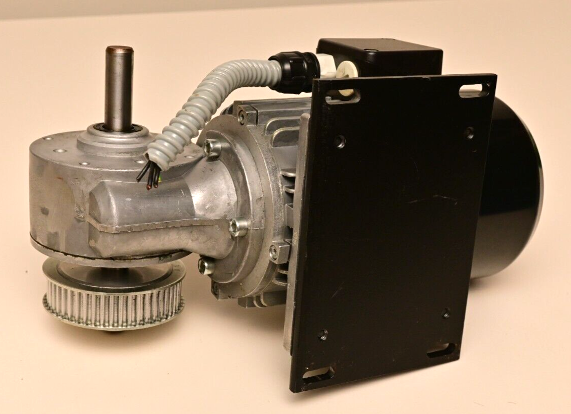 Lenze Right Angle Gearmotor 43.551.32.5.3.5 0.16kW Dual Output Gearbox 3000RPM