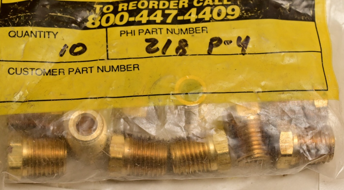 Lot of 19 Parker Brass Plugs Pipe Fittings 218P-2 218P-4 PHI