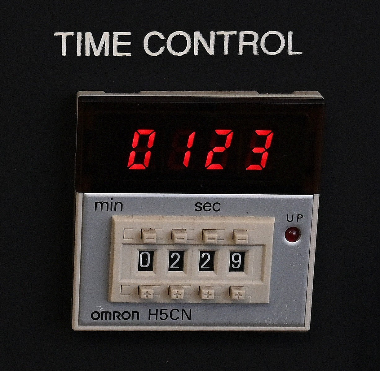 OMRON H5CN-XCN Timer w/ Wired Relay Base & Retainer Clip 100-240VAC