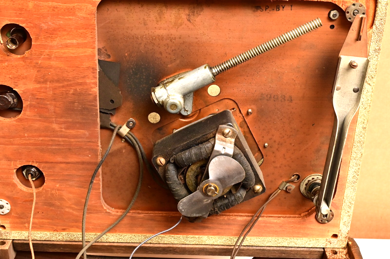 Wards Airline Recording Lathe Tube Radio 14BR-629A Slow Burning Record Blanks