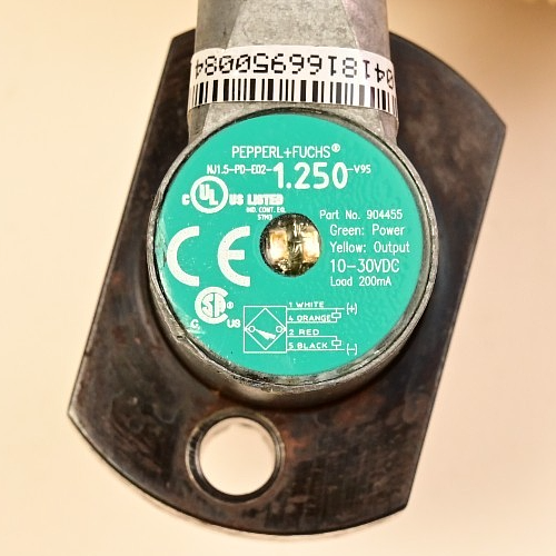 Pepperl + Fuchs P/N 904455 1.25 Cylinder Inductive Sensor NJ1.5-PD-E02-1.250-V95