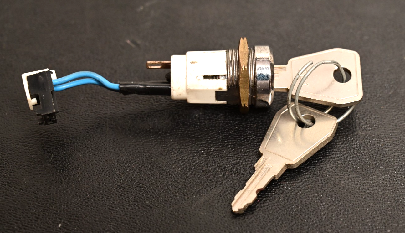 Laser Safety Keyswitch w/ 2 Keys Spectra-Physics 263C "901"