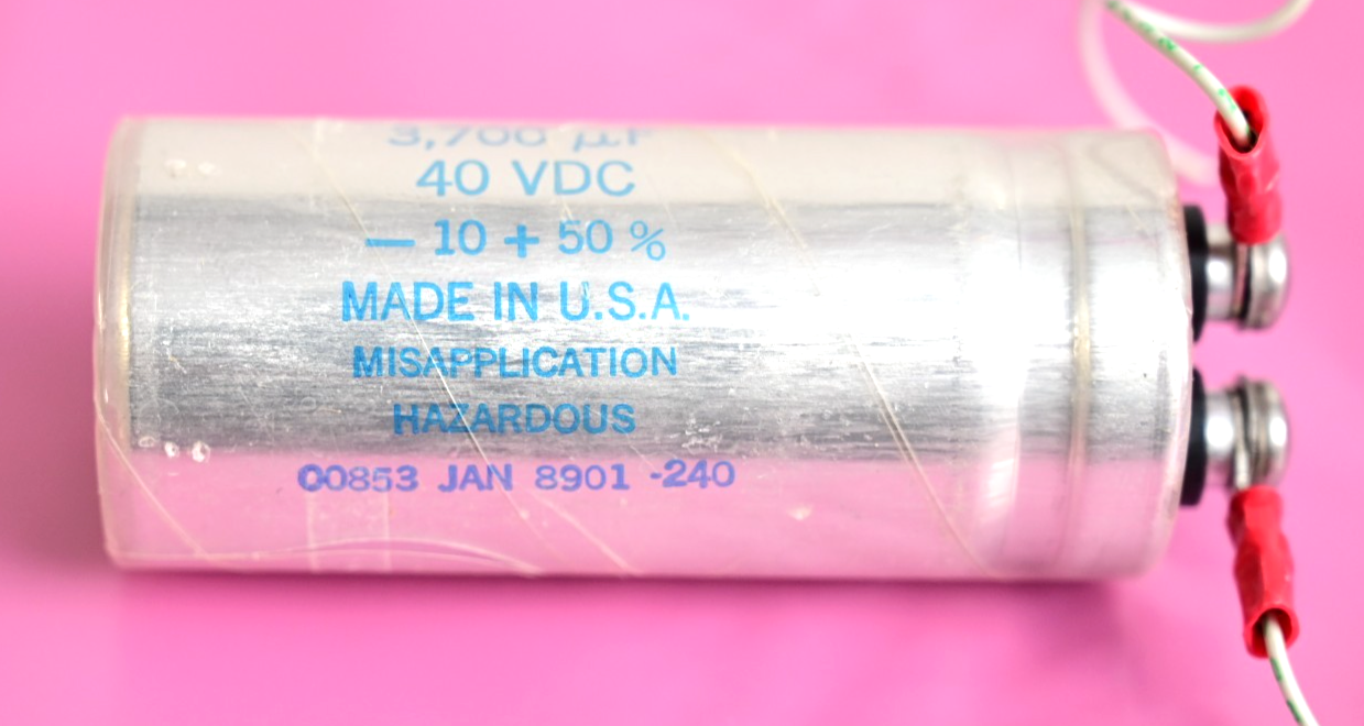 CDE Sangamo 3,700 uF 40V DC Capacitor Aluminum Electrolytic Military M39018