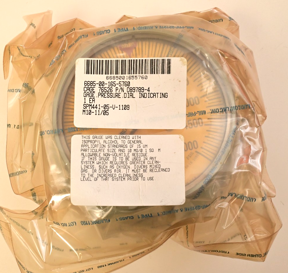 Moeller 4.5" Pressure Gauge Yellow Dial 0-5000 PSI Shock Bourdon D89789-6 NOS
