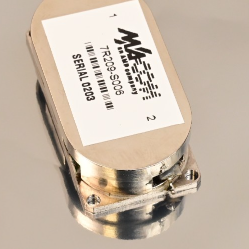 MACOM 7R209-S006 RF Isolator/Circulator 2-Port Surface Mount Used
