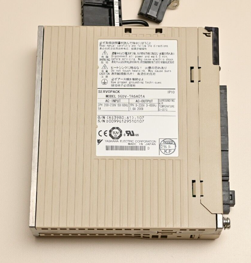 Yaskawa Servopack 200W AC Servo Drive SGDV-1R6A01A 3-Phase Servo Pack Japan