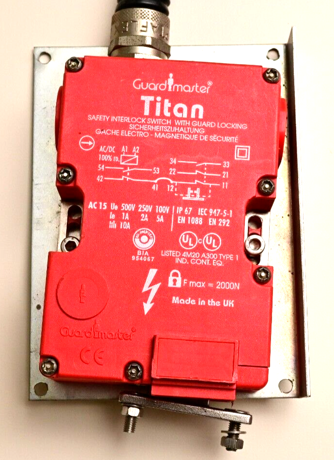 Guardmaster Titan Safety Interlock Switch Mechanical Locking AC 15 100-500V IP67