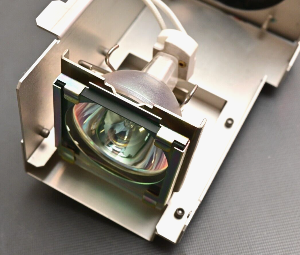 Keyence VHX-100K Halogen Illuminator Housing with Fan & Bulb Ushio EKE 150W