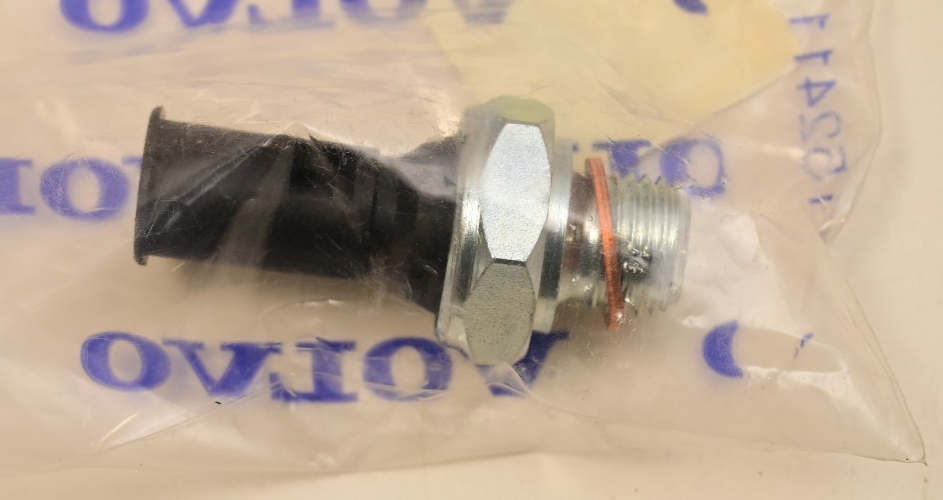 Volvo Engine Oil Pressure Switch P/N 1347003 Genuine Volvo Sealed NOS