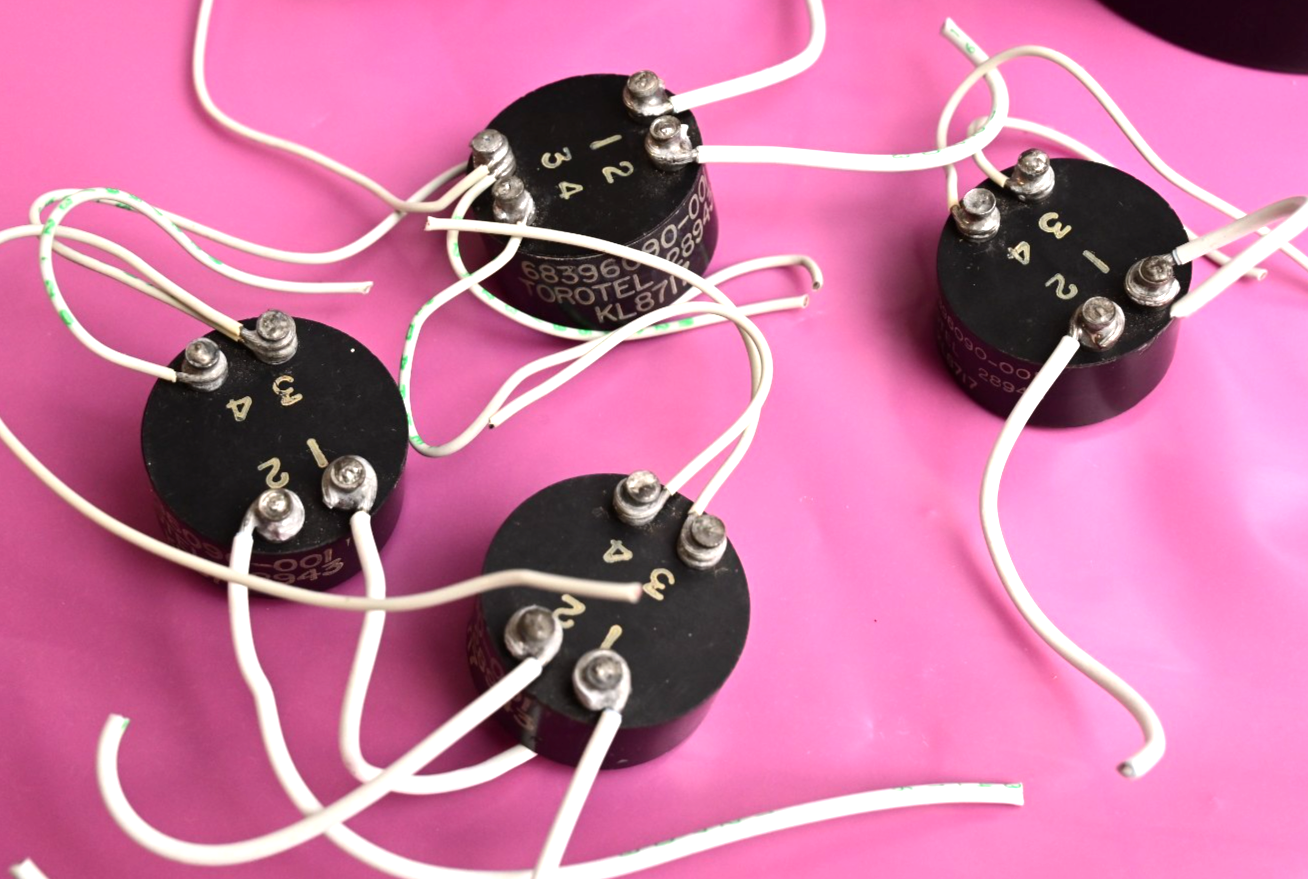 Lot of 6 Potted/Encapsulated Transformers TOROTEL Toroidal Military Elec. 1980s