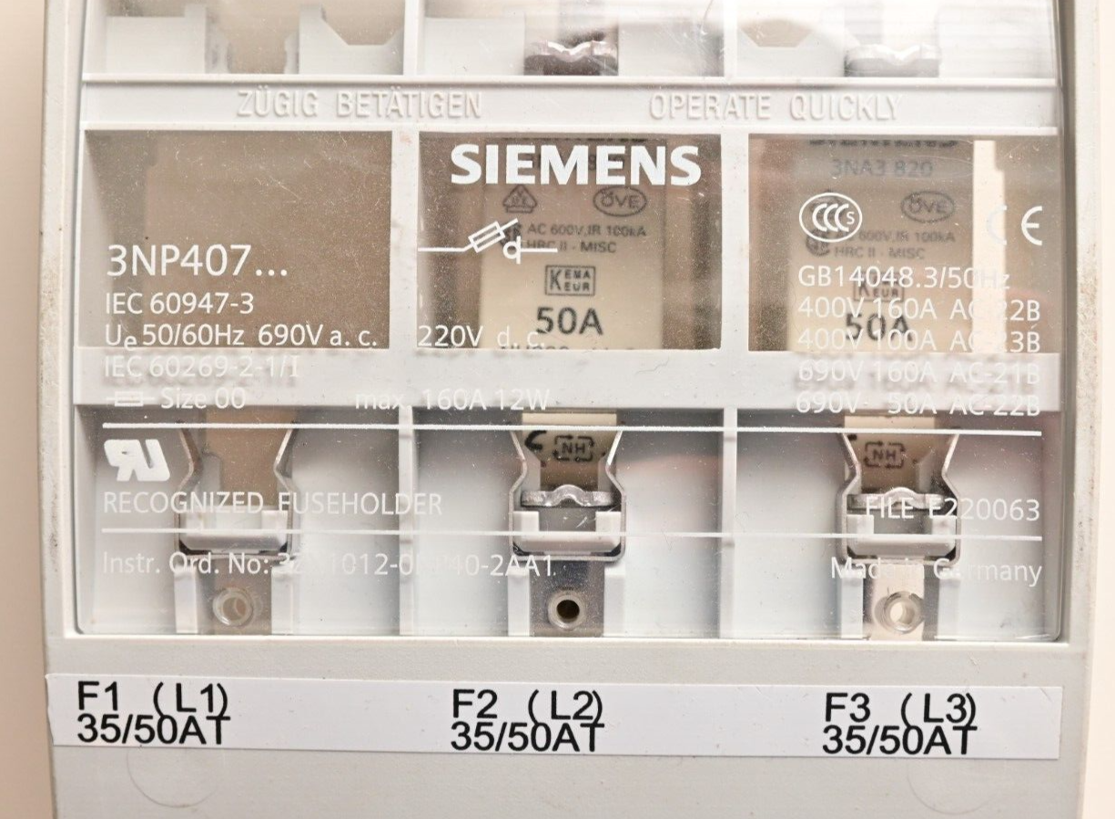 Siemens 3NP407 Fuse Carrier w/ 2x 3NA3 820 50A Fuses